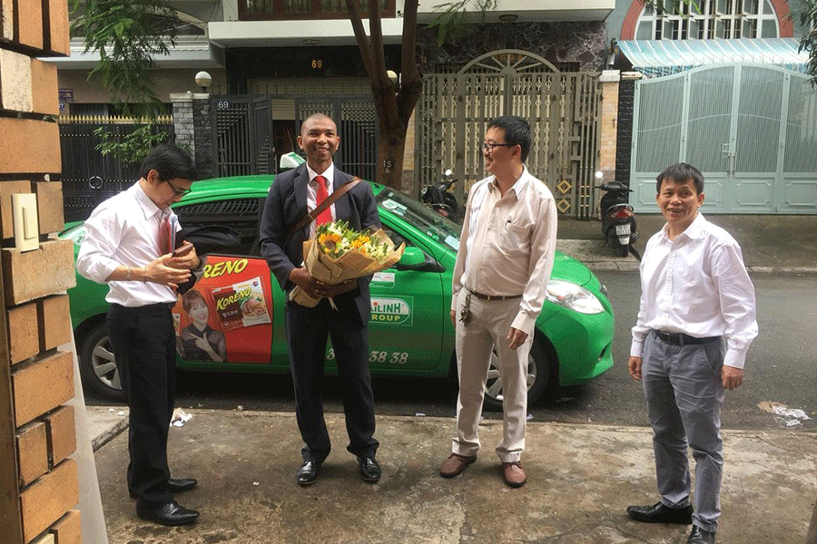 Đại diện lâm thời Nam Phi tại Việt Nam ghé thăm công ty cổ phần CHI